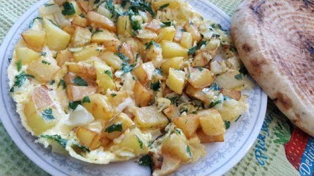 Frite omelette recette algérienne أمليت البطاطا المقلية على الطريقة الجزائرية